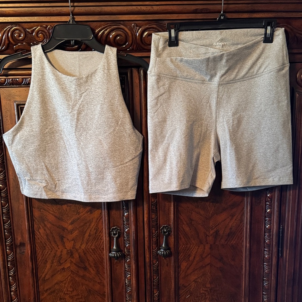 Old Navy Cloudcomfy Gray Athletic Cropped Tank and Shorts Set